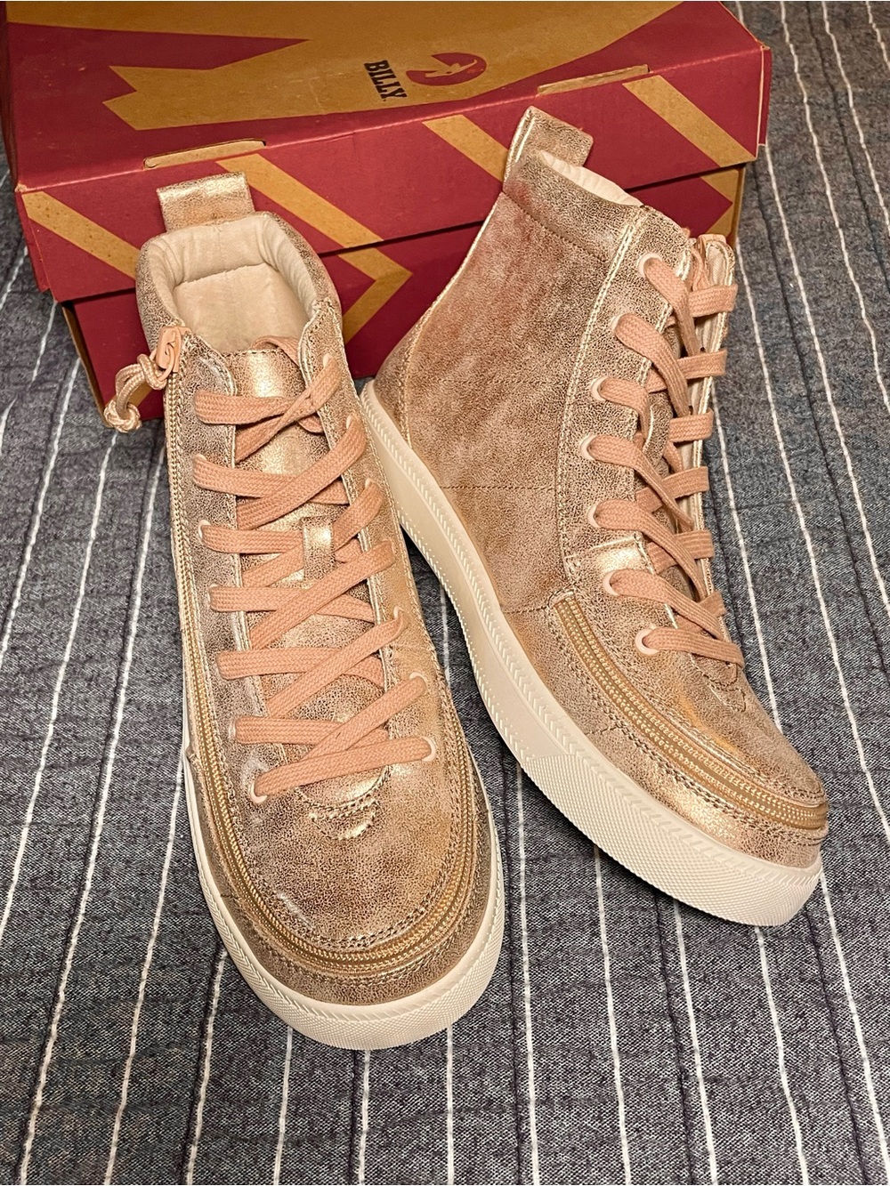 Billy Footwear Women’s 7.5, Classic Lace High-Top Sneakers, Metallic Rose Gold